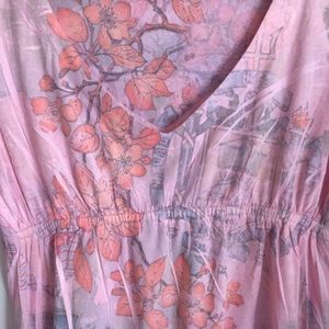 Beautiful blouse, v-neck